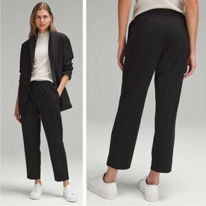 Lululemon Tapered-Leg Mid-Rise Pant 7/8 Length *Luxtreme size M color black